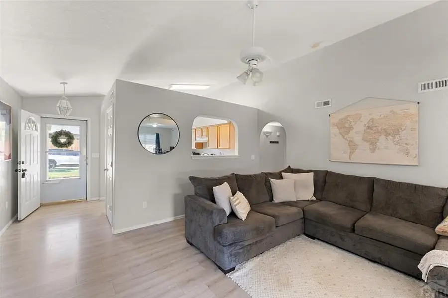 814 Edna Ln, Pueblo, CO 81005 - Image #2