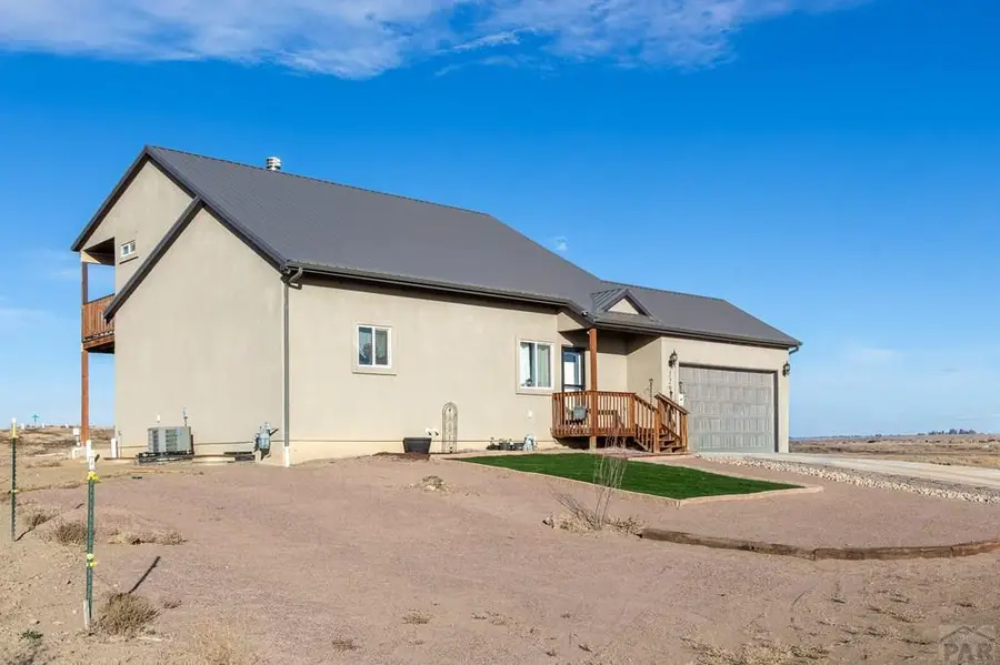 1293 N Sandstone Ln, Pueblo, CO 81007 - Image #2