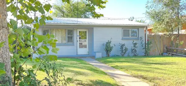 307 W Cedar St, Lamar, CO 81052