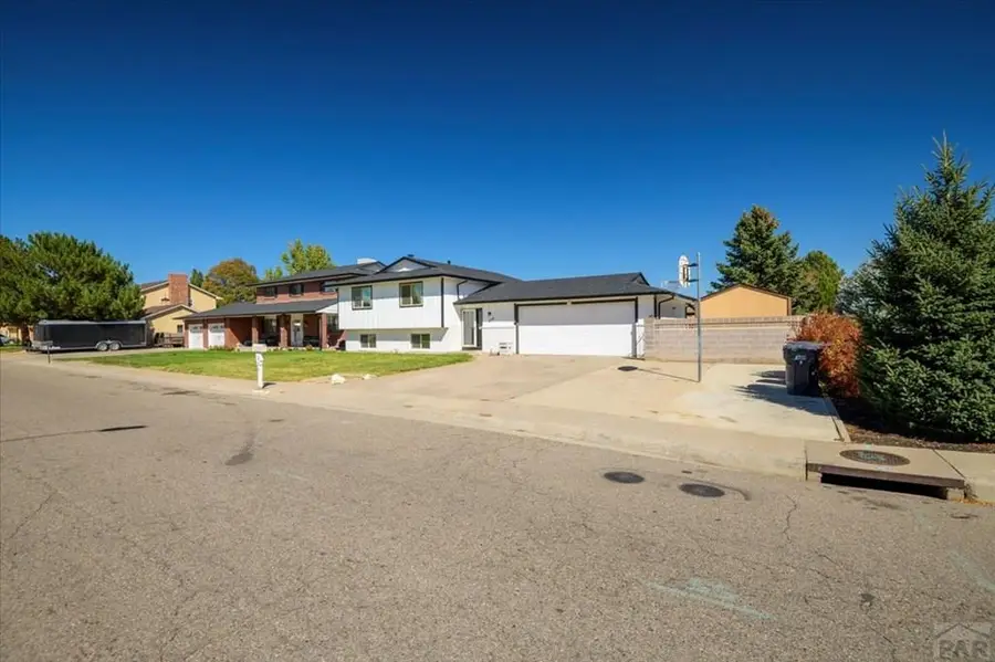 208 Starlite Dr, Pueblo, CO 81005 - Image #3
