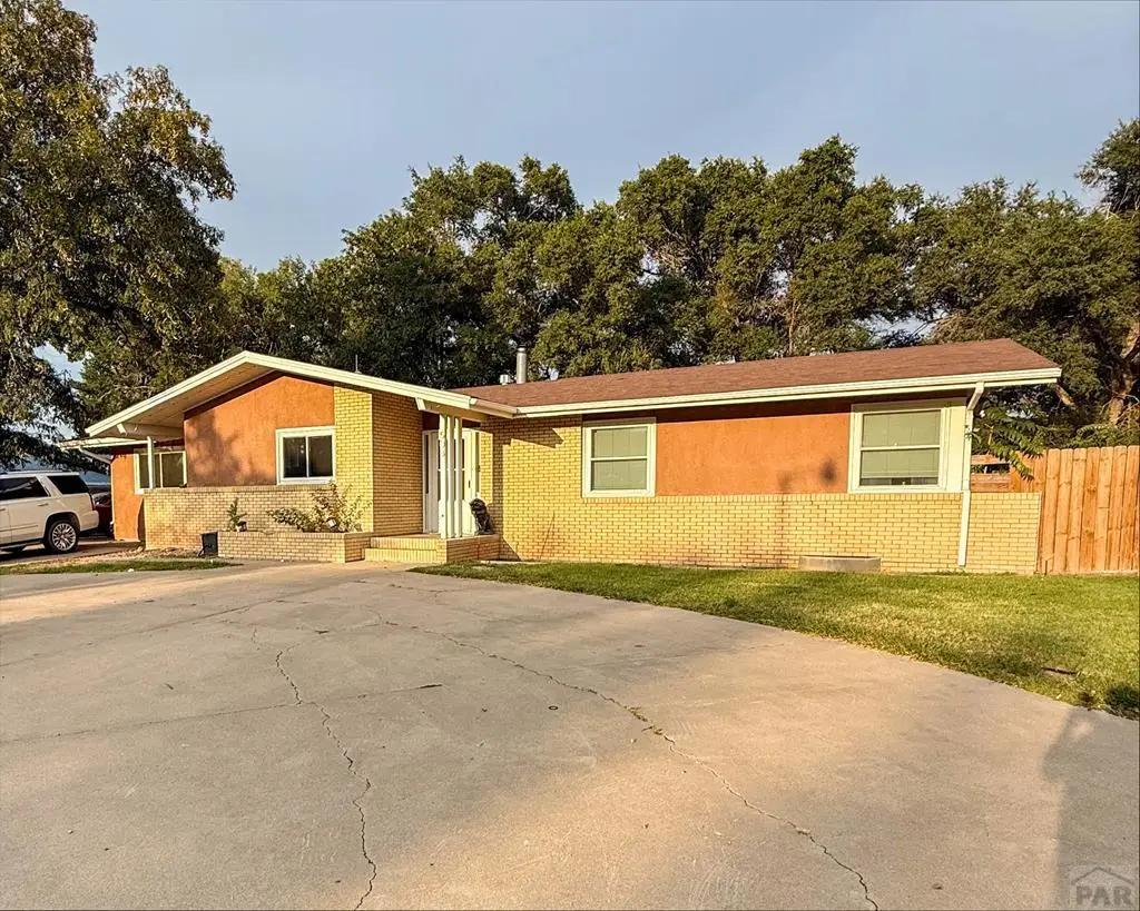 508 Willow Valley Dr, Lamar, CO 81052 - Image #1