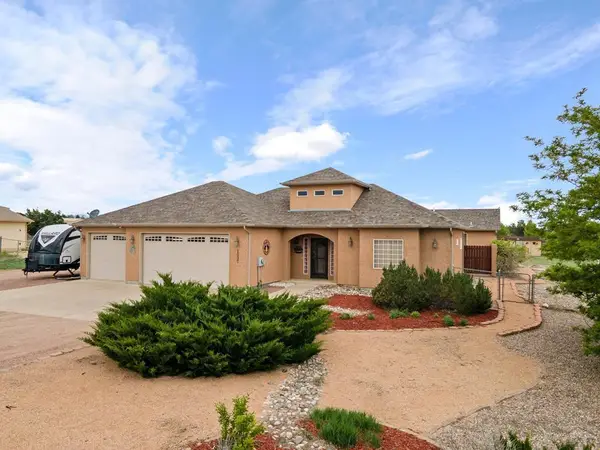 1037 W Desert Sage Dr, Pueblo West, CO 81007