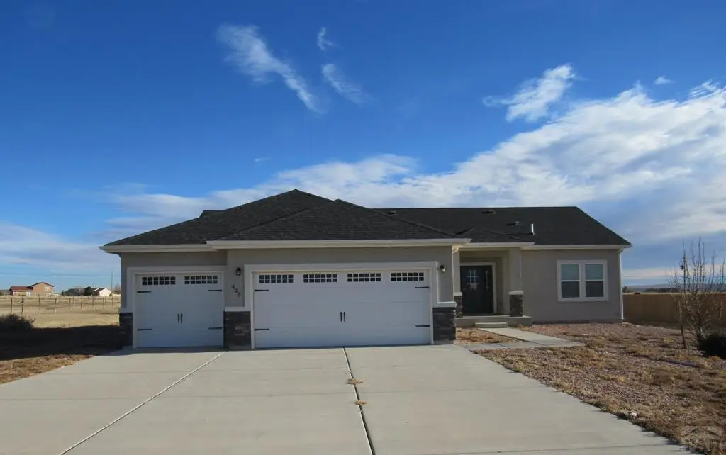 425 E Chadwick Dr, Pueblo West, CO 81007 - Image #1