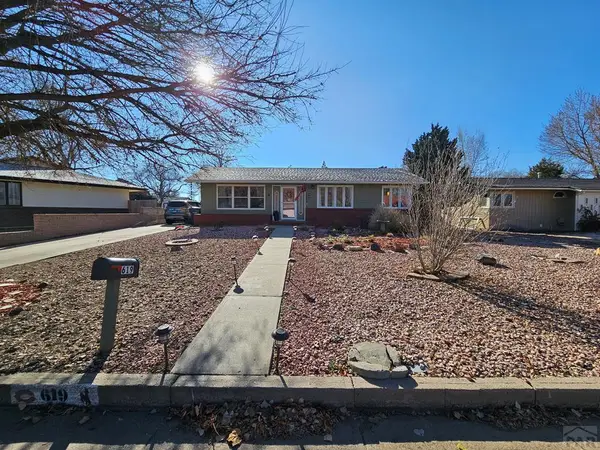 619 Willow Valley Dr, Lamar, CO 81052