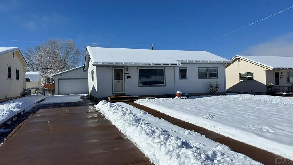 2011 Hollywood Dr, Pueblo, CO 81005 - Image #1