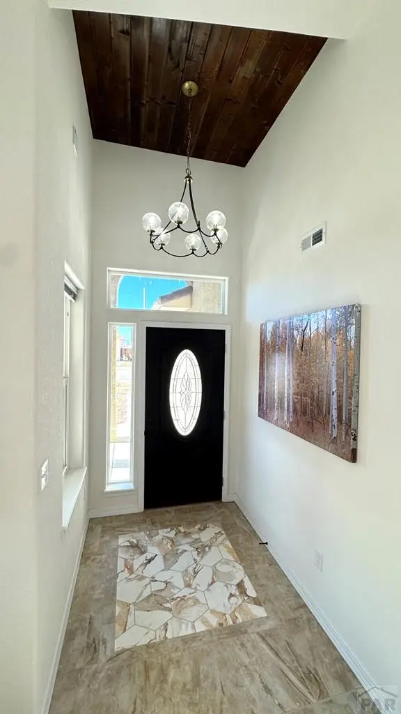 806 Thorncrest Dr, Pueblo, CO 81005 - Image #2