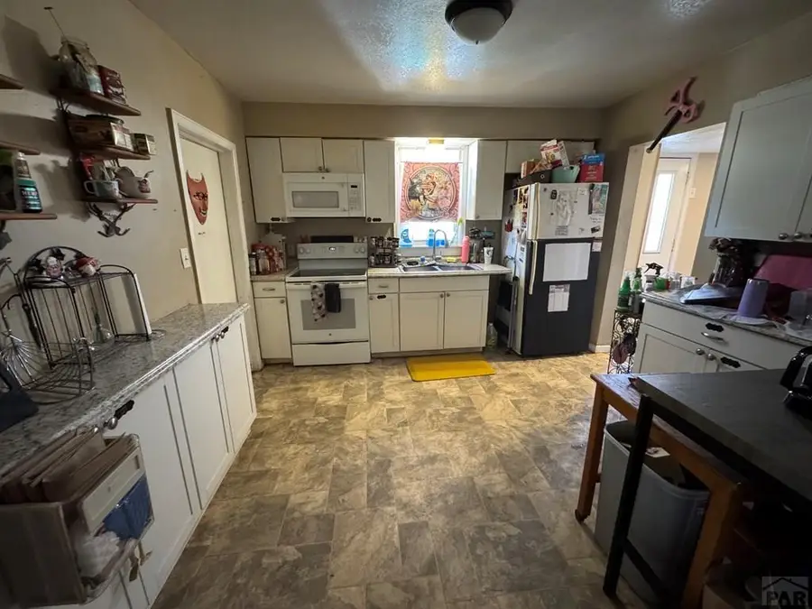 1023 E 6th St, Pueblo, CO 81001 - #3