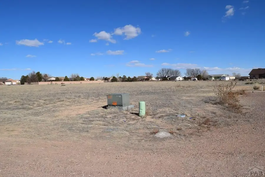 860 S Mcculloch Ct, Pueblo West, CO 81007 - Image #2