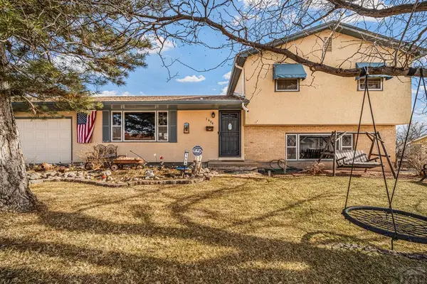 1604 Bunker Hill Rd, Pueblo, CO 81001