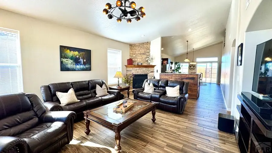 921 Plumcrest Dr, Pueblo, CO 81005 - Image #2