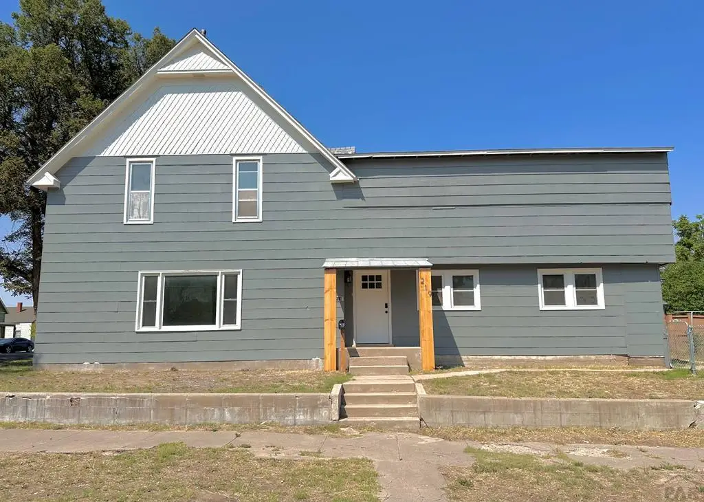 219 W 6th St, La Junta, CO 81050 - #1
