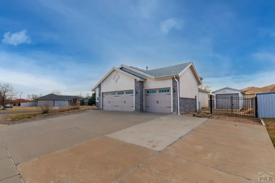 16 Posada Dr, Pueblo, CO 81005 - #3