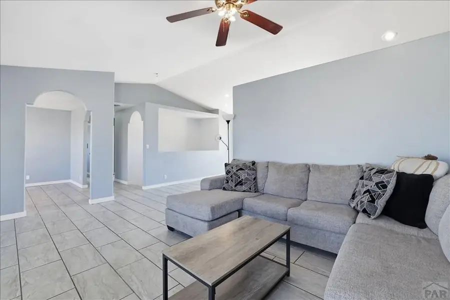 807 S Aguilar Ln, Pueblo, CO 81007 - #2