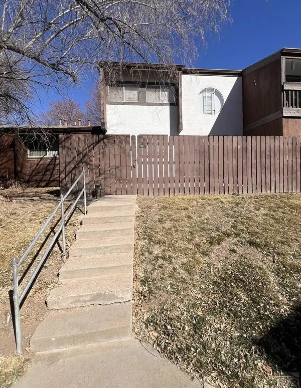 106 Scotland Rd #E, Pueblo, CO 81001