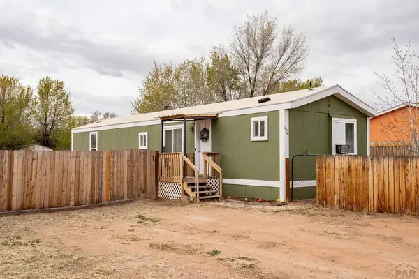 376 E Stanley Dr, Pueblo West, CO 81007