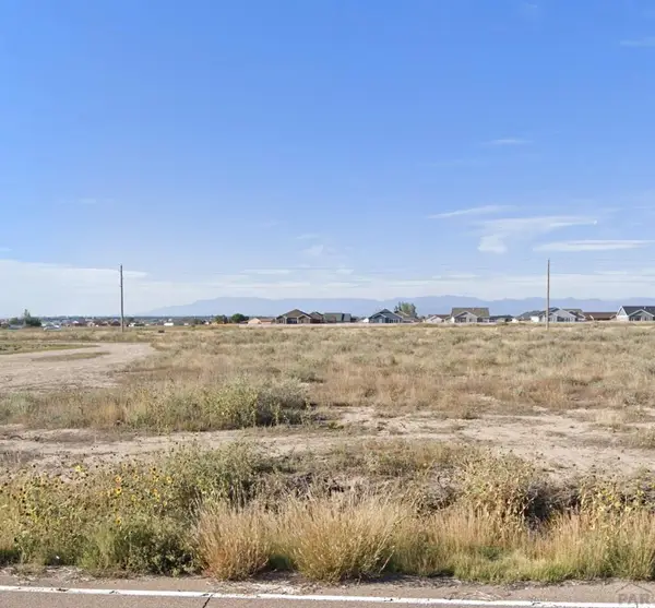 894 E Gold Dr, Pueblo West, CO 81007