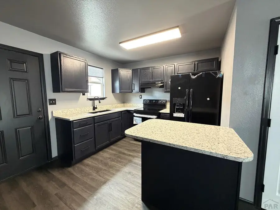 1325 Queens Ave, Pueblo, CO 81001 - #2