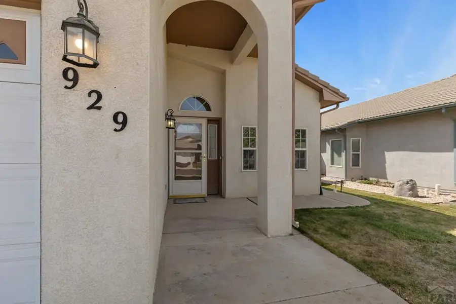 929 Maplecrest Dr, Pueblo, CO 81005 - #2