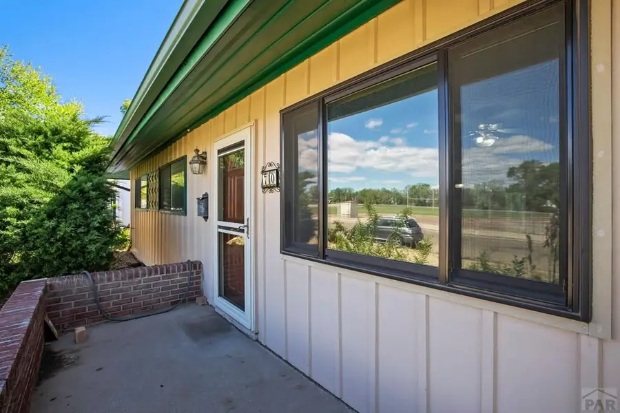 70 Caledonia Rd, Pueblo, CO 81001 - #2