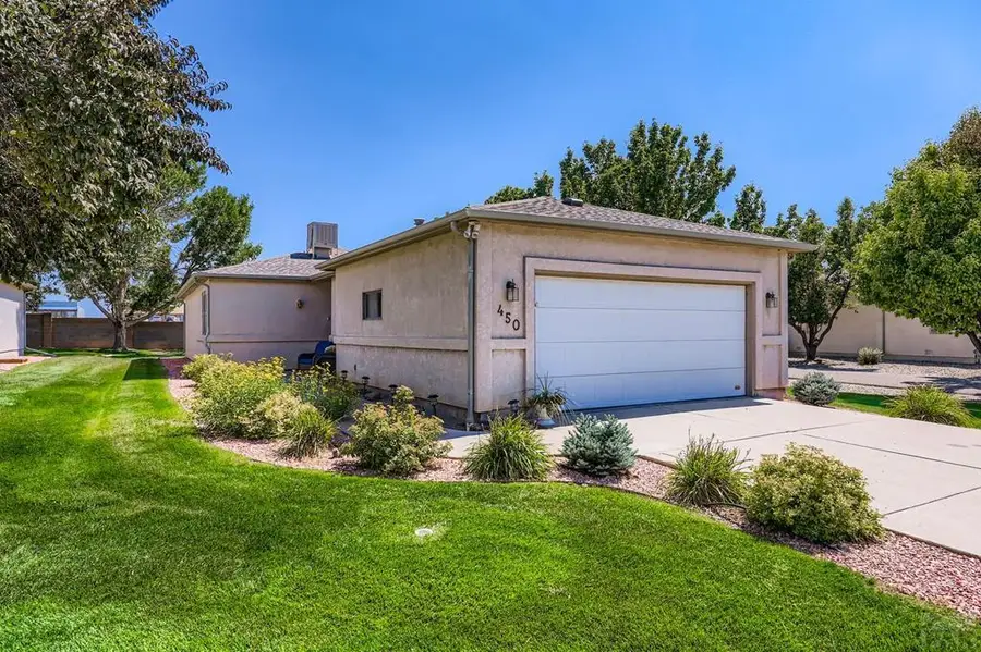 450 S Soaring Eagle Dr, Pueblo West, CO 81007 - #2