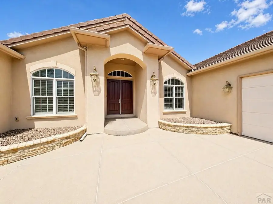 3941 Augusta Lane, Pueblo, CO 81001 - #2