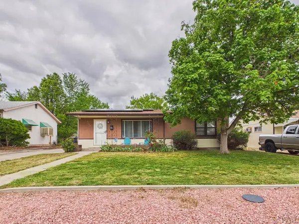 1615 Englewood Dr, Pueblo, CO 81005