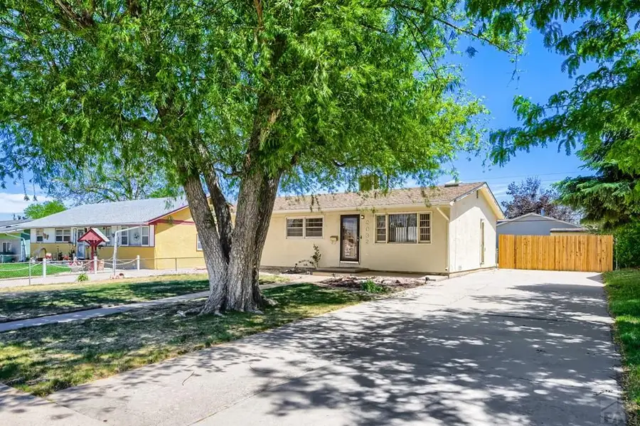2032 Ridgewood Ln, Pueblo, CO 81005 - #2