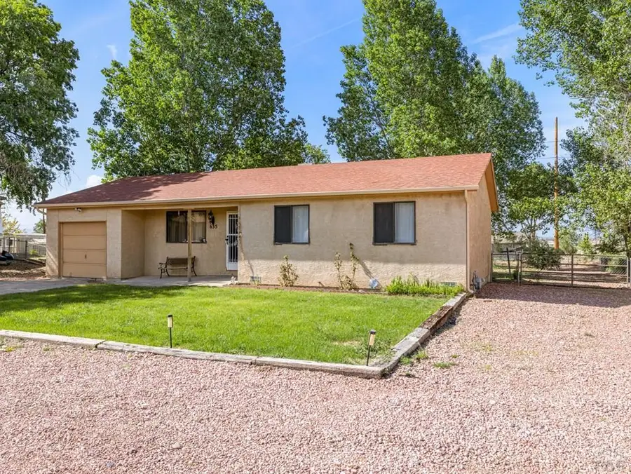 635 E Autumn Dr, Pueblo West, CO 81007 - #2