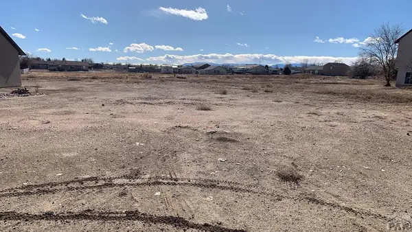 362 E Larchmont Dr, Pueblo West, CO 81007