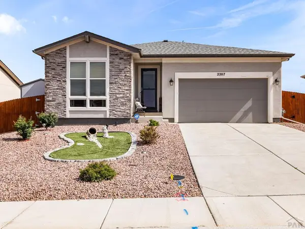 2207 Sunrise Ln, Pueblo, CO 81008