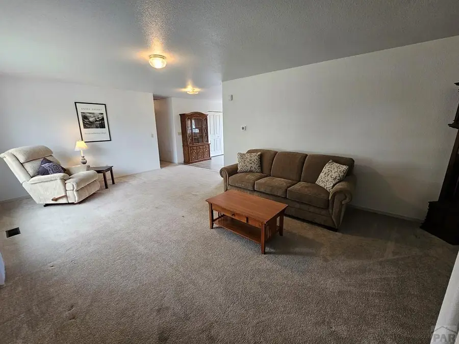 8302 Surrey Ridge Ct, Lamar, CO 81052 - #2