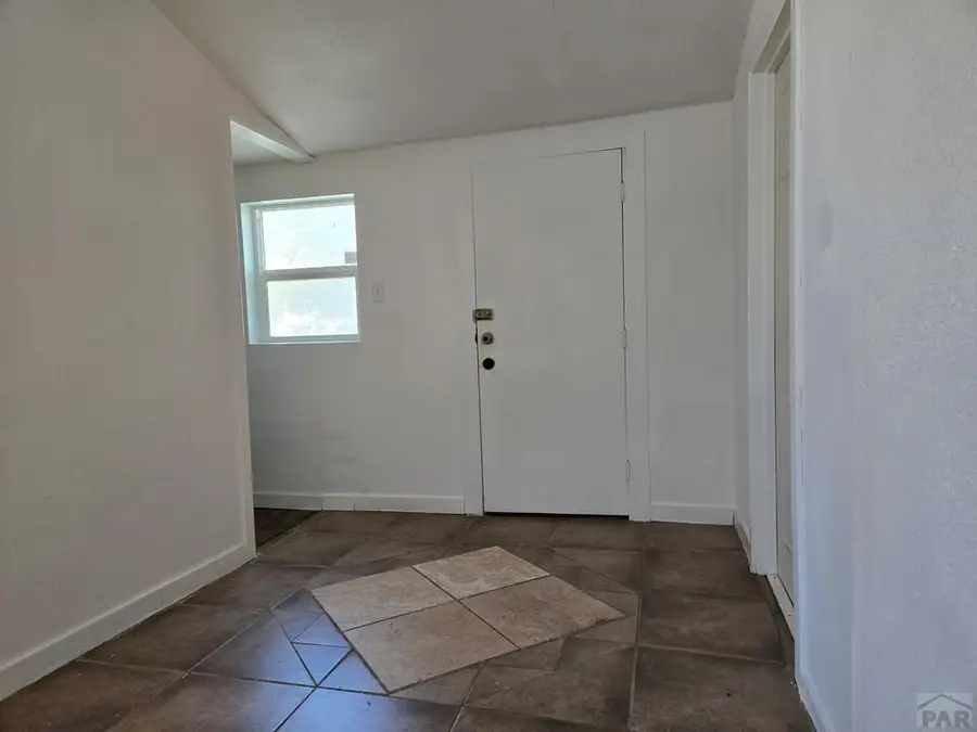 606 Swink Ave, Rocky Ford, CO 81067 - #3