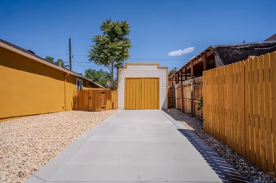 1605 E 10th St, Pueblo, CO 81001 - #3