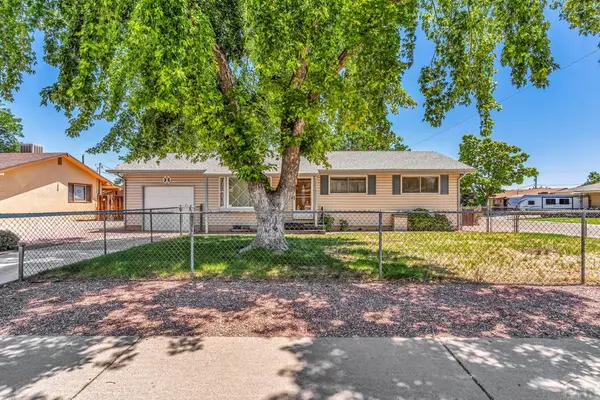 2690 Hollywood Dr, Pueblo, CO 81005