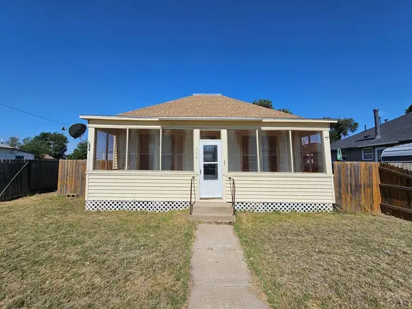 208 S 6th St, Holly, CO 81047