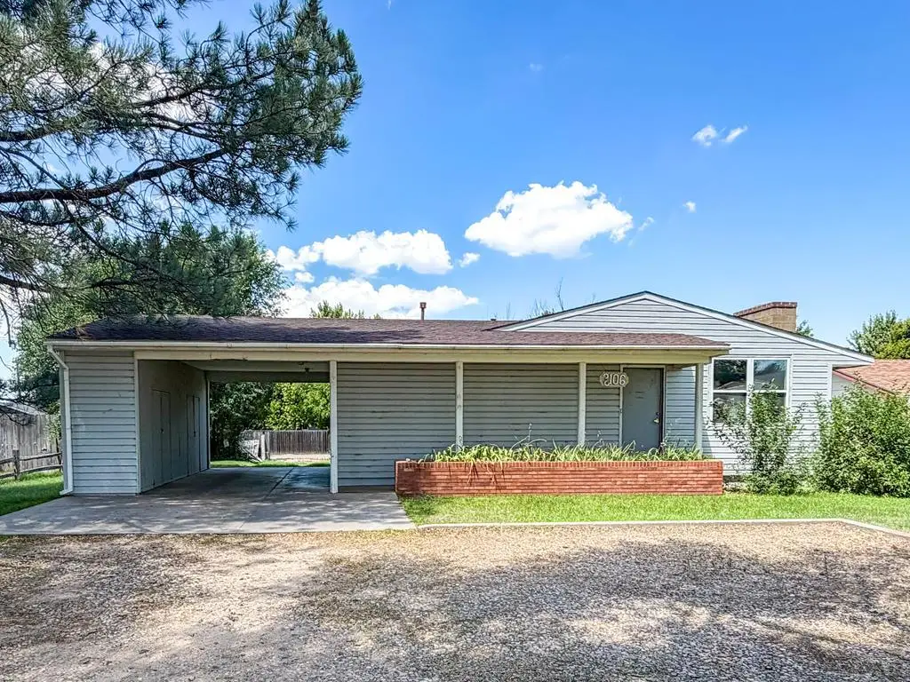3106 Memorial Dr, Lamar, CO 81052 - #1