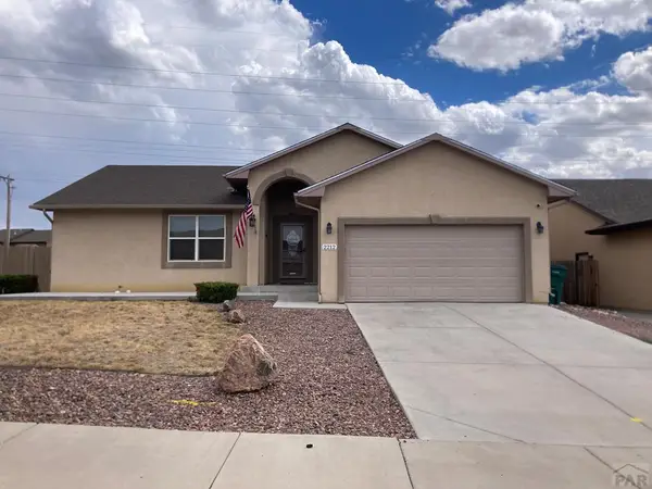 2212 Crestwood Ln, Pueblo, CO 81008