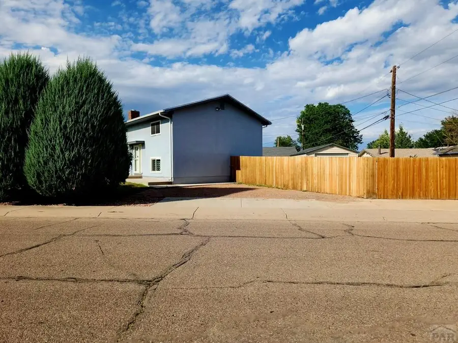 2950 Lancaster Dr, Pueblo, CO 84005 - #3