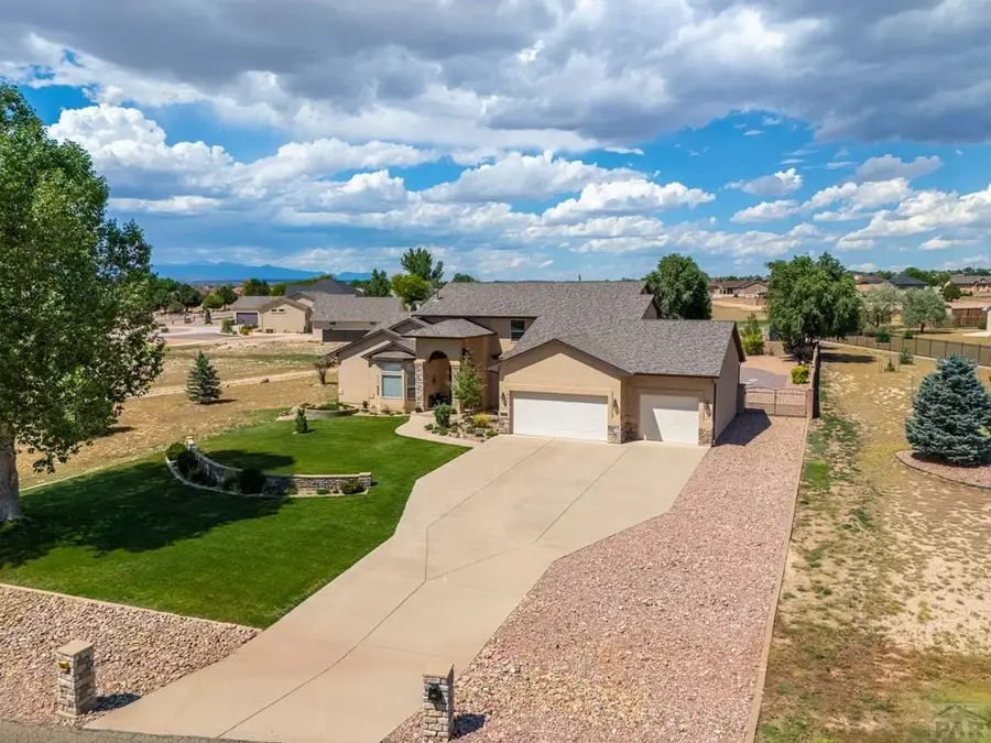 491 W Winterhaven Dr, Pueblo, CO 81007 - #2