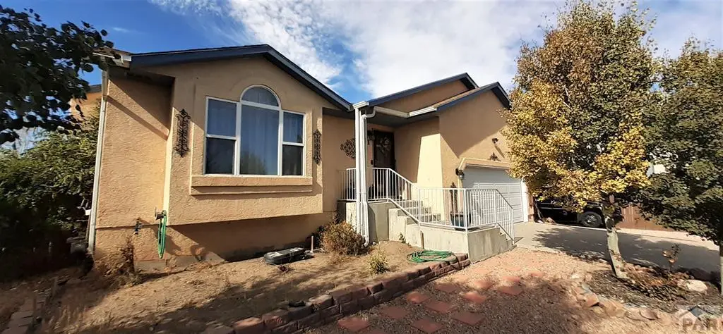 411 S Oak Creek Dr, Pueblo West, CO 81007 - #1