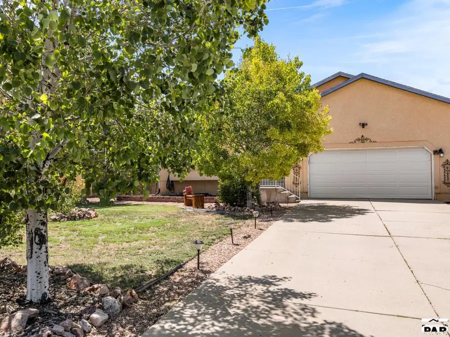 411 S Oak Creek Dr, Pueblo West, CO 81007 - #3