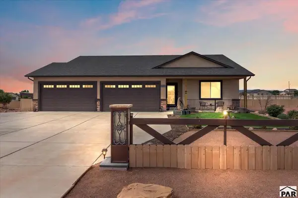 624 E Paradise Dr, Pueblo West, CO 81007