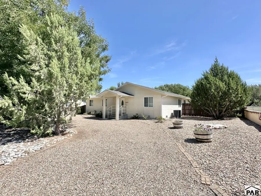 1609 S 13th St, Lamar, CO 81052 - #2