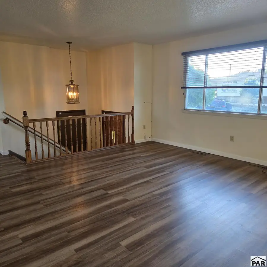 112 La Rochelle Dr, Pueblo, CO 81005 - #2