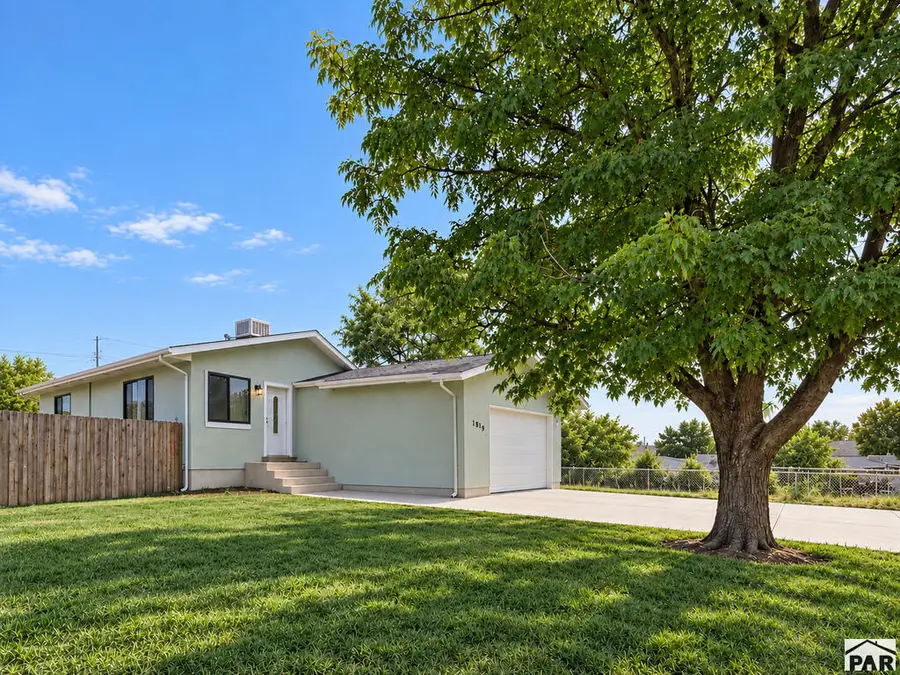 1819 W 22nd St, Pueblo, CO 81003 - #2
