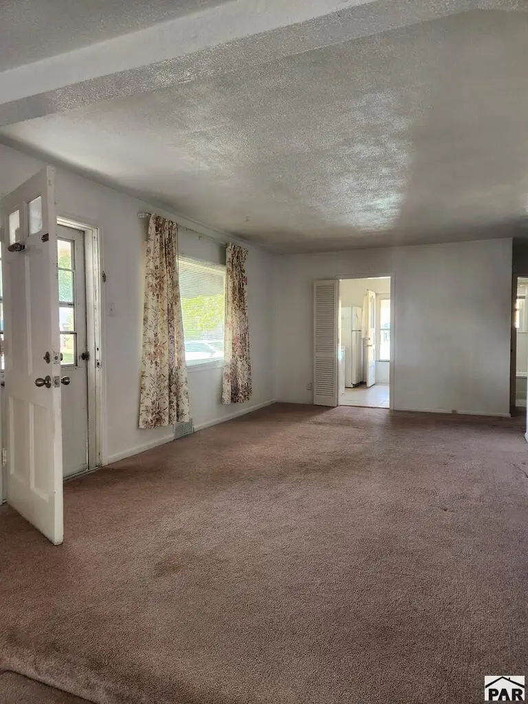 2930 San Isabel Ave, Pueblo, CO 81008 - #2