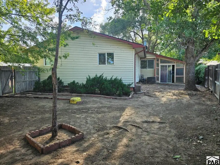 803 E Cedar St, Lamar, CO 81052 - #3
