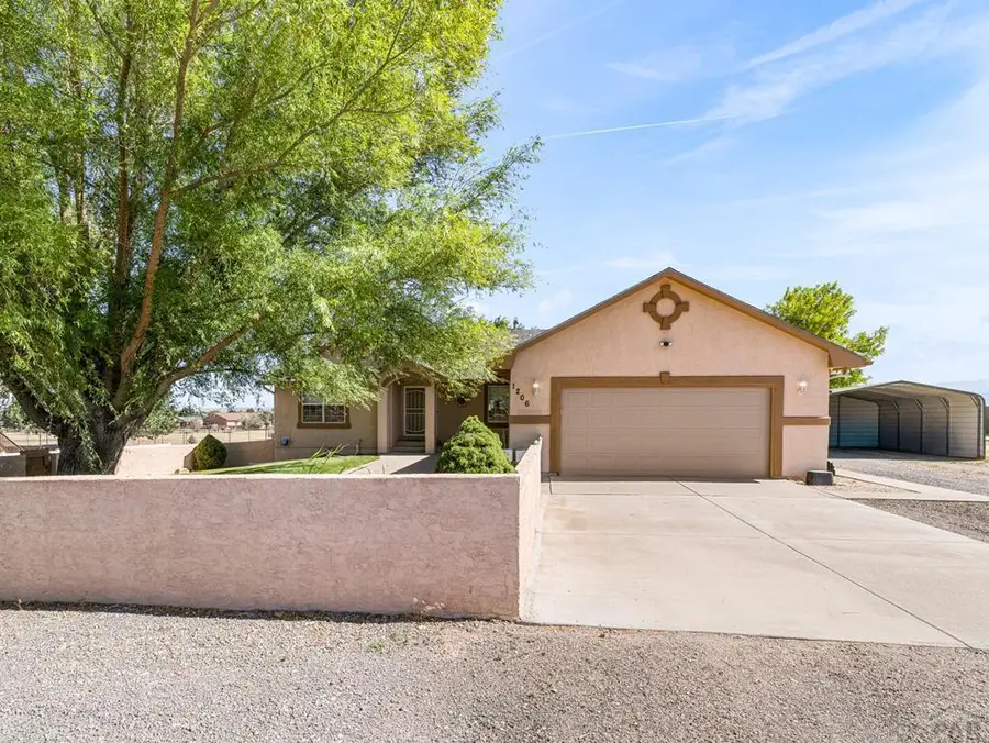 1206 W Shenandoah Dr, Pueblo, CO 81007 - #2
