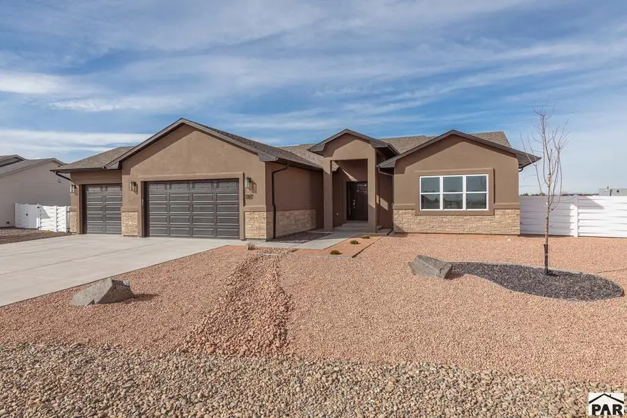 787 N Edgewater Dr, Pueblo West, CO 81007 - #2
