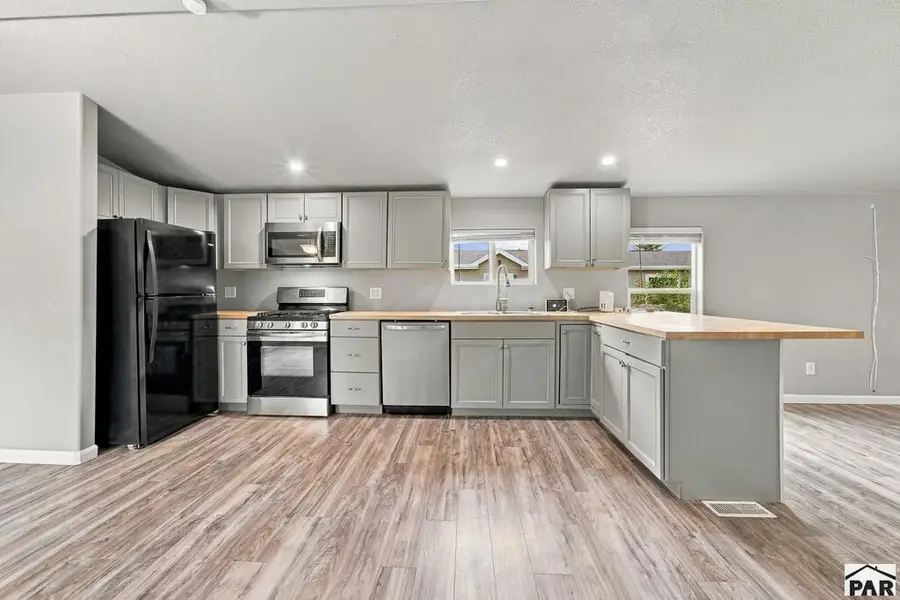 980 S Dawnview Dr, Pueblo West, CO 81007 - #3